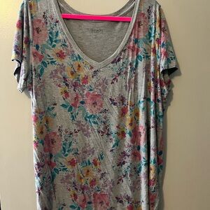 Torrid Gray Floral V-Neck Short Sleeve Top